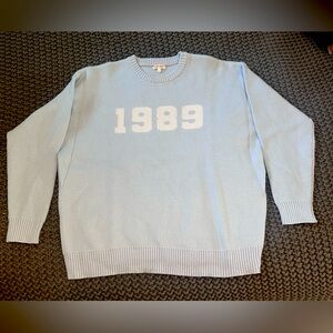 Super soft light blue sweater with 1989 in white